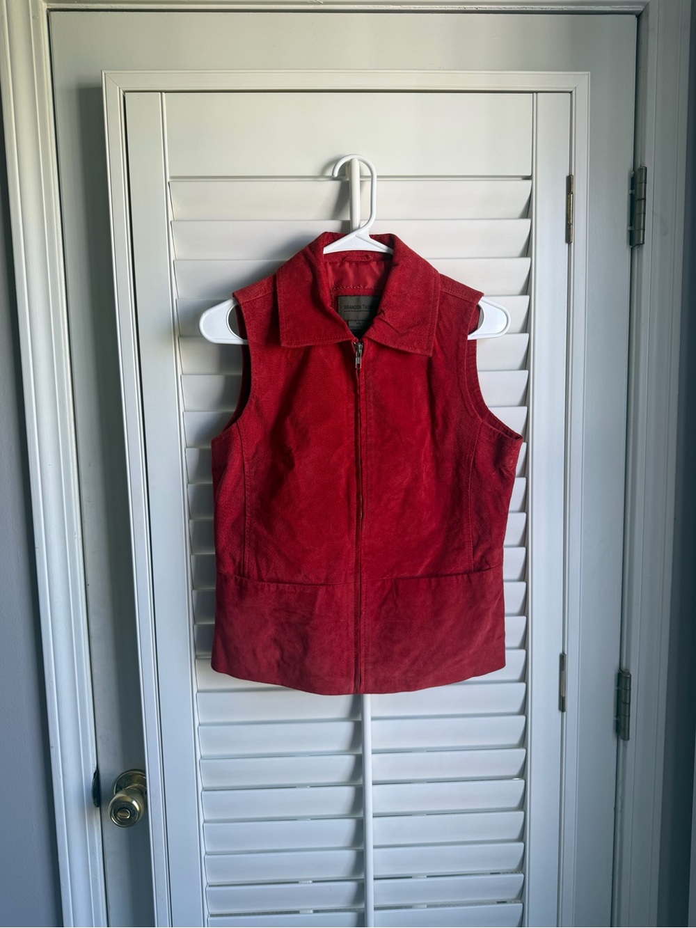 Brandon Thomas Red Suede Zip-Front Sleeveless Vest sz Small retro biker grunge